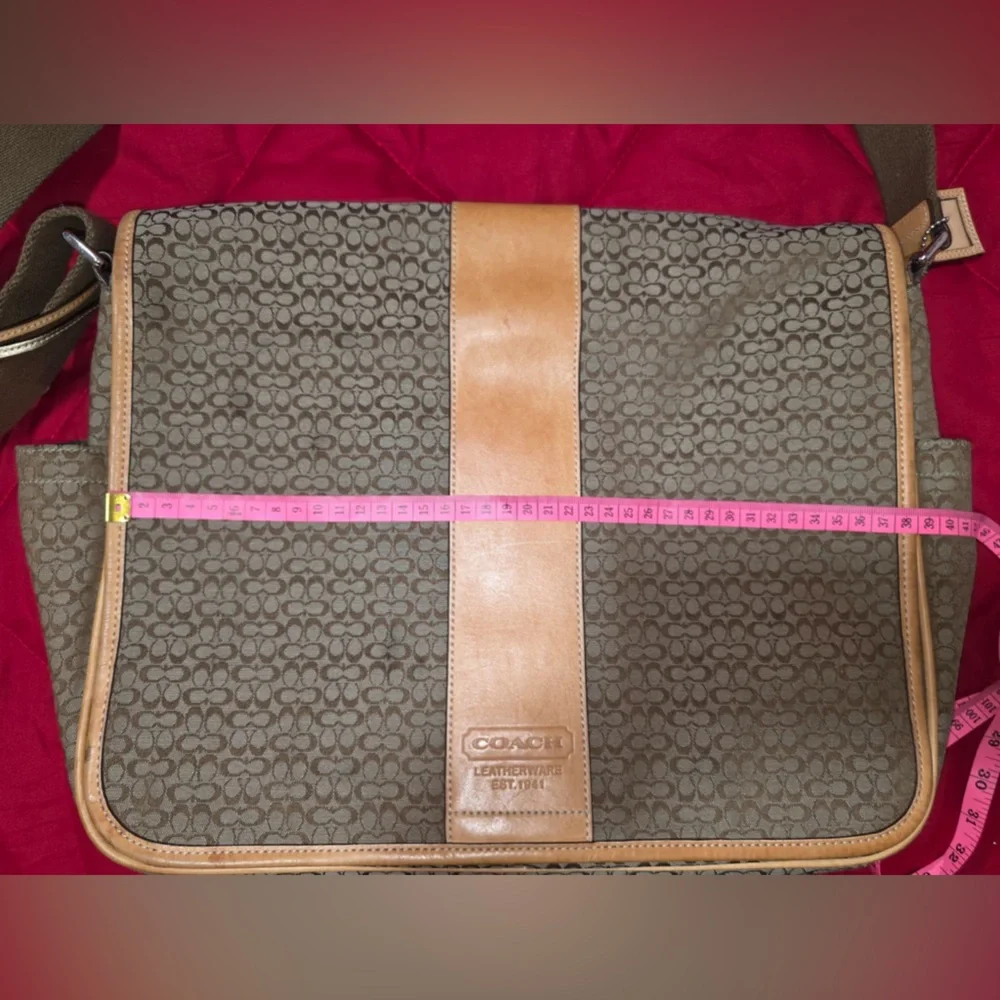 Coach elegant messenger